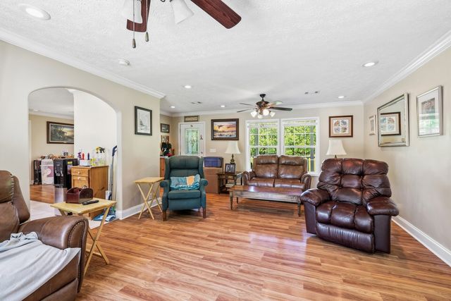 1637 Upper Standing Rock Rd, Dover, TN 37058