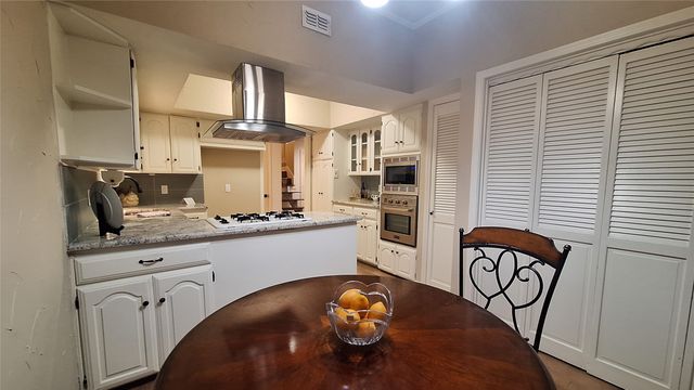 2022 Brookside Drive, Grapevine, TX 76051