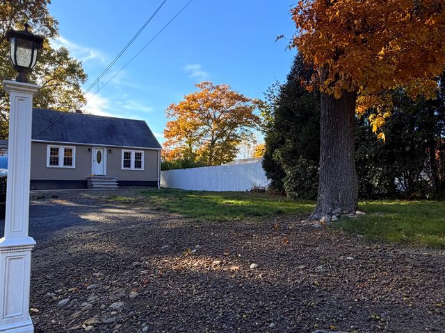 72 Electric, Lunenburg, MA 01462