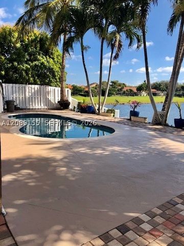 9509 NW 9th Ct, Plantation, FL 33324
