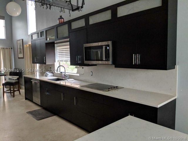 9509 NW 9th Ct, Plantation, FL 33324