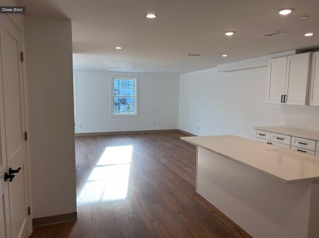 26 Union St 106, Natick, MA 01760