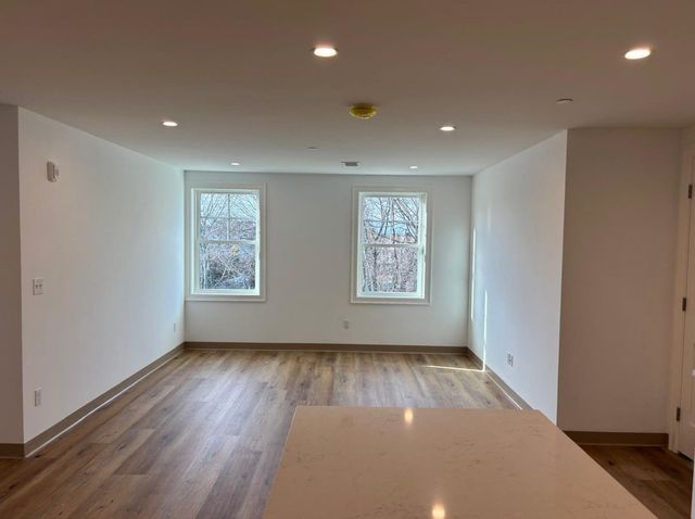 26 Union St 106, Natick, MA 01760