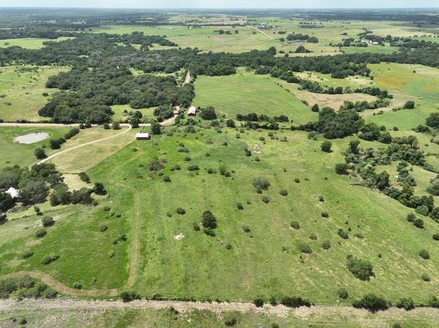 5208 Mensik Road, Schulenburg, TX 78956