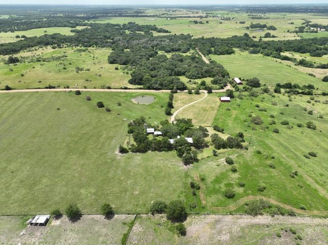 5208 Mensik Road, Schulenburg, TX 78956