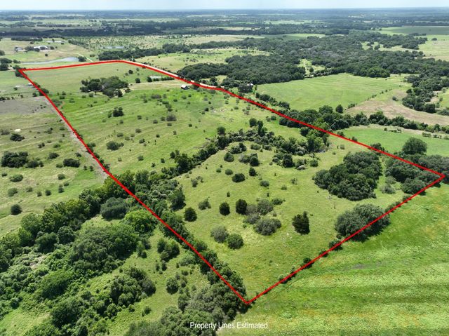 5208 Mensik Road, Schulenburg, TX 78956