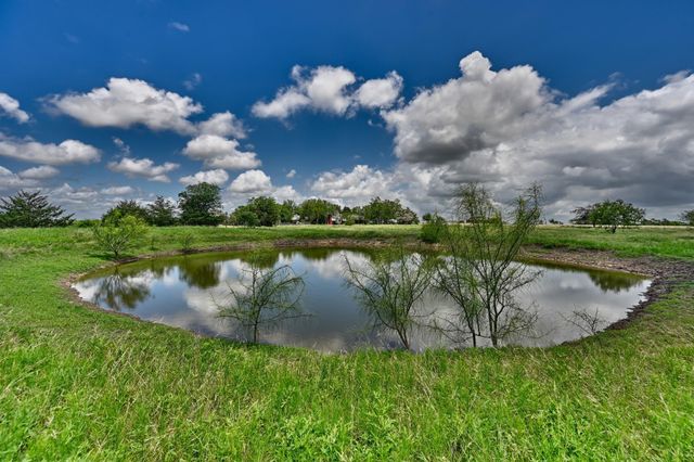5208 Mensik Road, Schulenburg, TX 78956