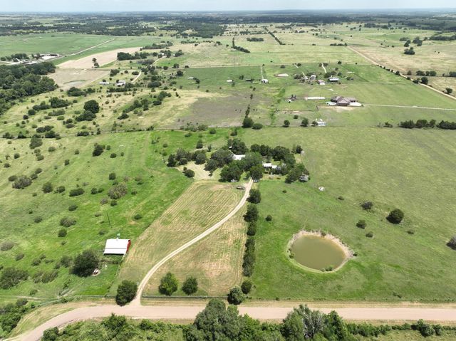 5208 Mensik Road, Schulenburg, TX 78956