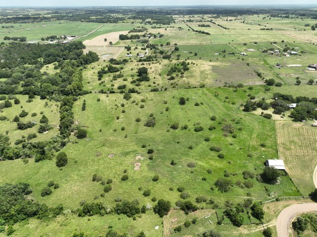 5208 Mensik Road, Schulenburg, TX 78956