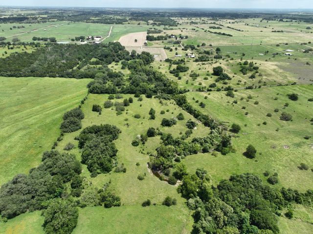 5208 Mensik Road, Schulenburg, TX 78956