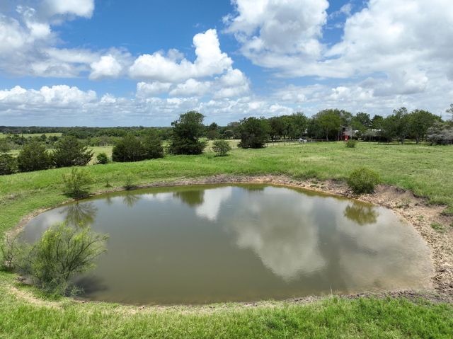 5208 Mensik Road, Schulenburg, TX 78956