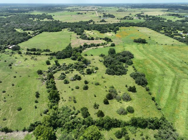 5208 Mensik Road, Schulenburg, TX 78956