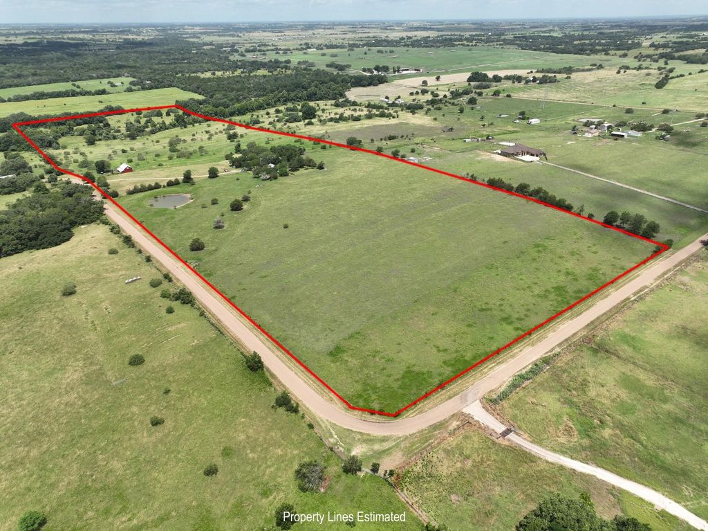 5208 Mensik Road, Schulenburg, TX 78956