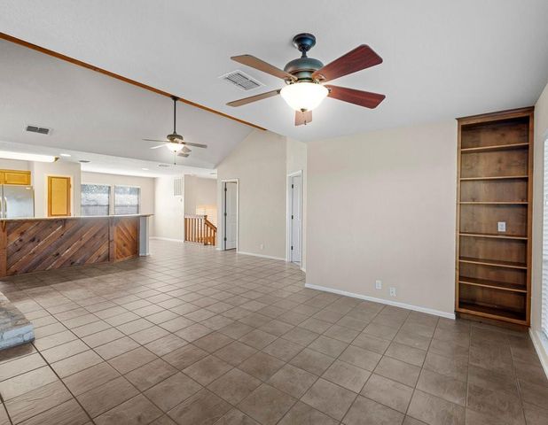 108 Courtside CIR, Spicewood, TX 78669