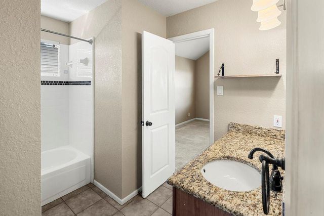 108 Courtside CIR, Spicewood, TX 78669