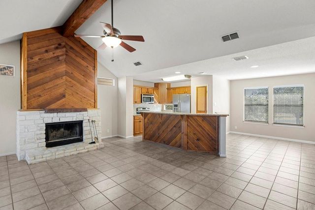 108 Courtside CIR, Spicewood, TX 78669