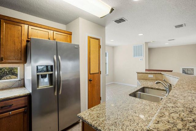 108 Courtside CIR, Spicewood, TX 78669