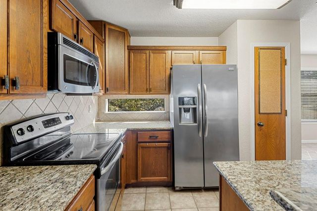 108 Courtside CIR, Spicewood, TX 78669