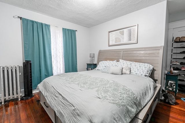 158-160 Oak Grove Ave, Springfield, MA 01109