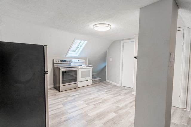 158-160 Oak Grove Ave, Springfield, MA 01109