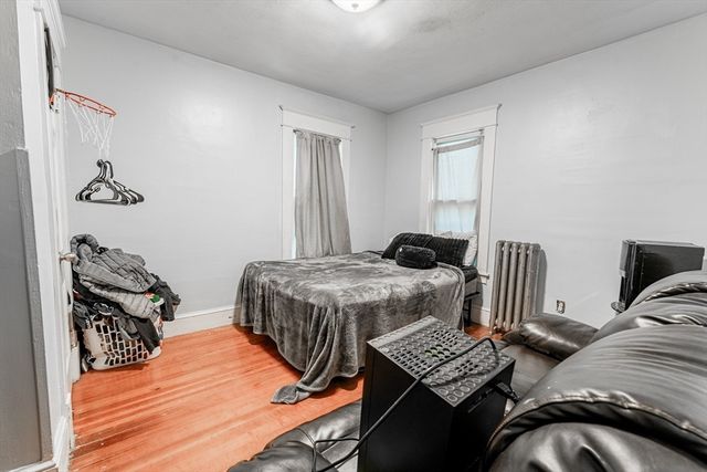 158-160 Oak Grove Ave, Springfield, MA 01109