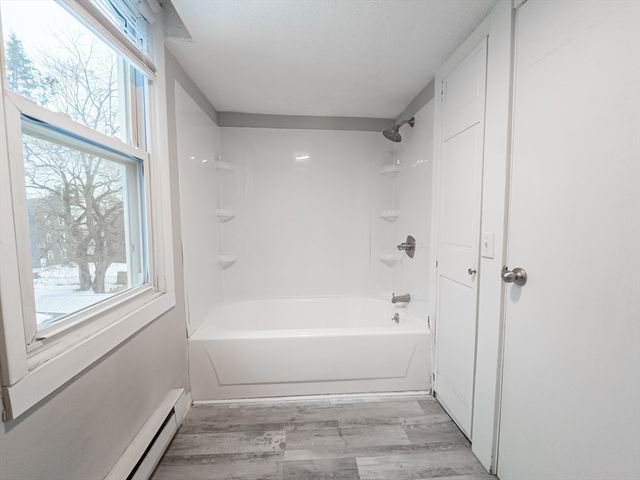 158-160 Oak Grove Ave, Springfield, MA 01109