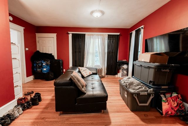 158-160 Oak Grove Ave, Springfield, MA 01109