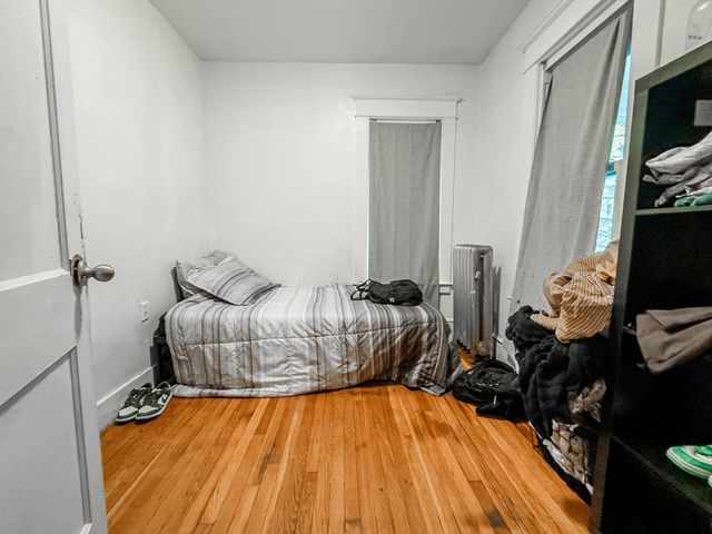 158-160 Oak Grove Ave, Springfield, MA 01109