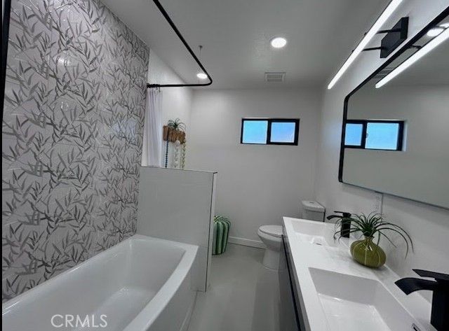 3940 E Calle San Antonio, Palm Springs, CA 92264