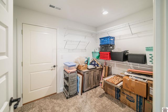 1002 Red Pine Circle, West Paducah, KY 42086