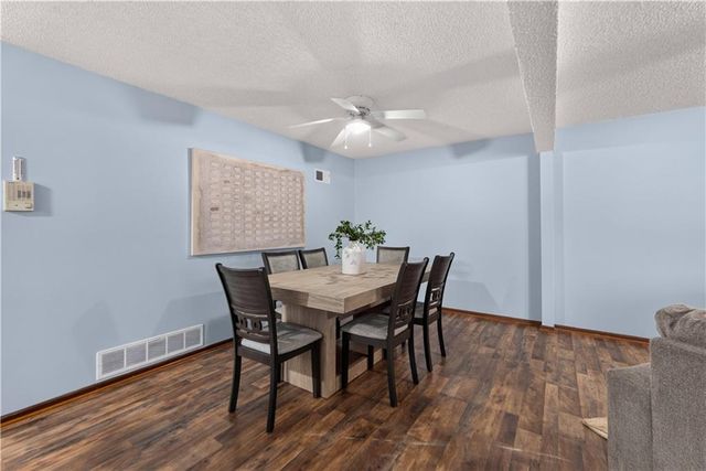 8333 Lowell Avenue 2, Overland Park, KS 66212