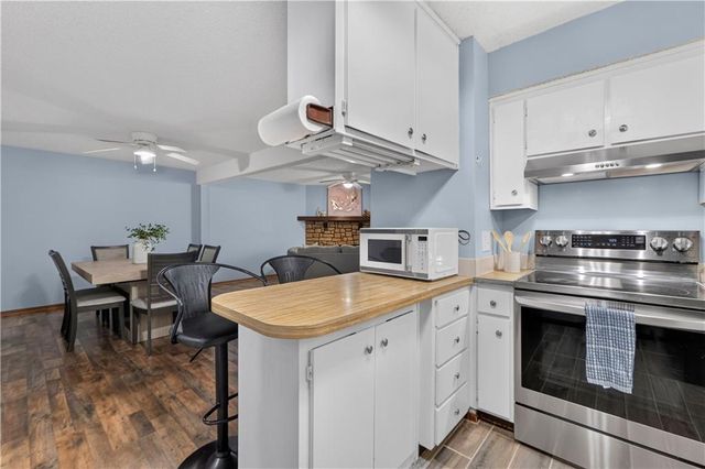 8333 Lowell Avenue 2, Overland Park, KS 66212
