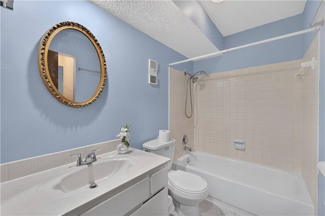 8333 Lowell Avenue 2, Overland Park, KS 66212