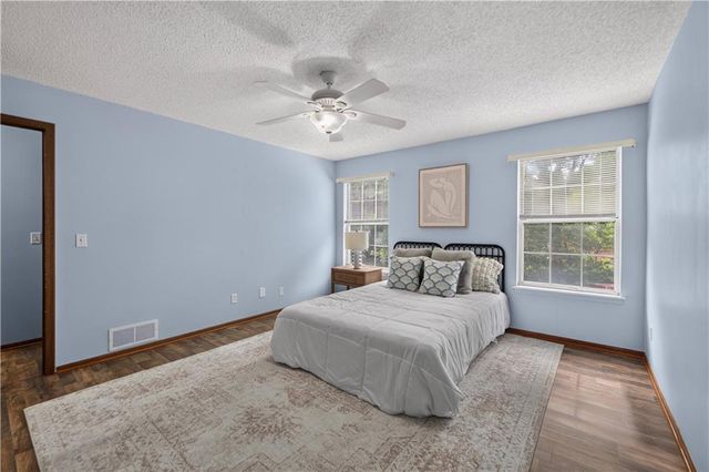 8333 Lowell Avenue 2, Overland Park, KS 66212