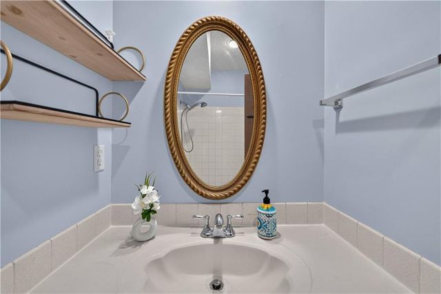 8333 Lowell Avenue 2, Overland Park, KS 66212