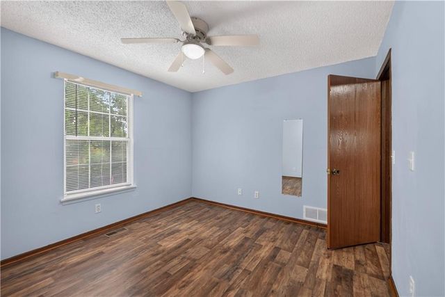 8333 Lowell Avenue 2, Overland Park, KS 66212