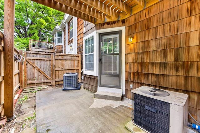 8333 Lowell Avenue 2, Overland Park, KS 66212
