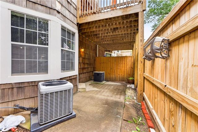 8333 Lowell Avenue 2, Overland Park, KS 66212