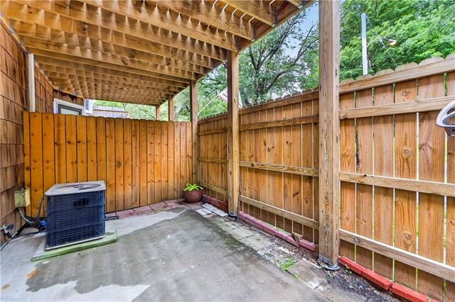 8333 Lowell Avenue 2, Overland Park, KS 66212