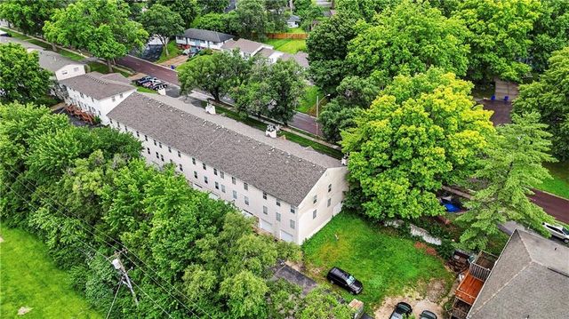 8333 Lowell Avenue 2, Overland Park, KS 66212