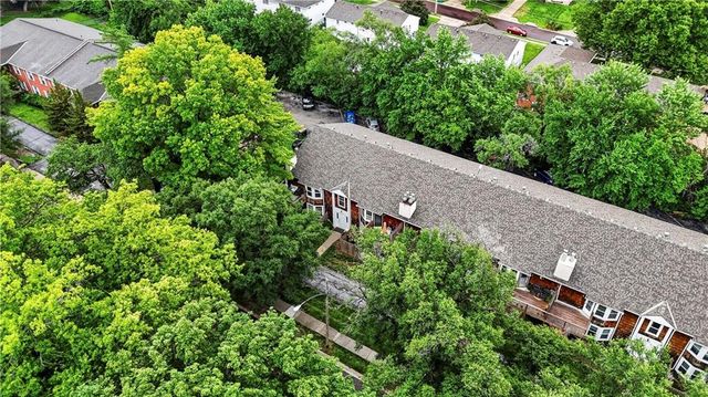 8333 Lowell Avenue 2, Overland Park, KS 66212