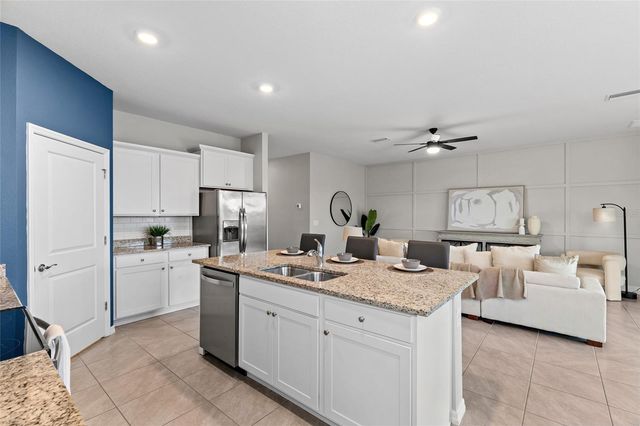 8136 WHEAT STONE DRIVE, Zephyrhills, FL 33540