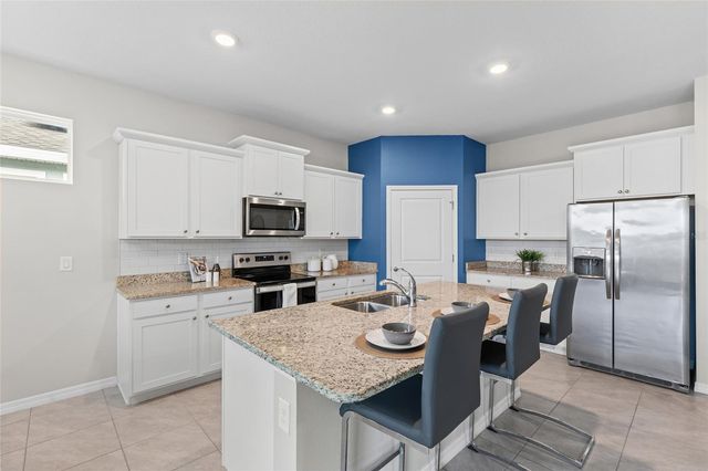 8136 WHEAT STONE DRIVE, Zephyrhills, FL 33540