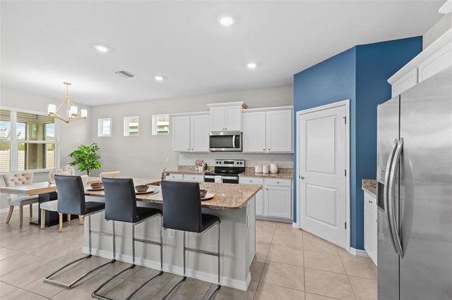 8136 WHEAT STONE DRIVE, Zephyrhills, FL 33540