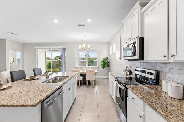 8136 WHEAT STONE DRIVE, Zephyrhills, FL 33540