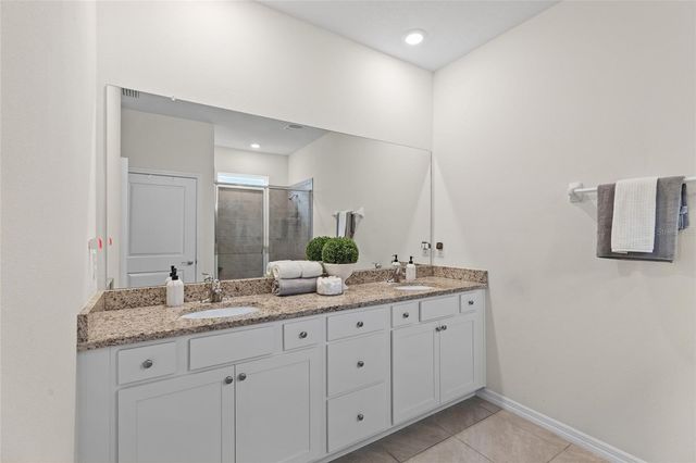 8136 WHEAT STONE DRIVE, Zephyrhills, FL 33540
