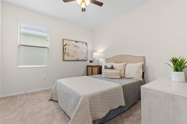 8136 WHEAT STONE DRIVE, Zephyrhills, FL 33540