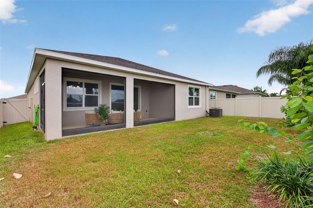 8136 WHEAT STONE DRIVE, Zephyrhills, FL 33540