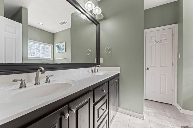 5526 Ducros Dr, Baton Rouge, LA 70820