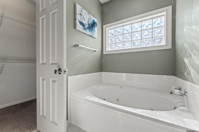 5526 Ducros Dr, Baton Rouge, LA 70820